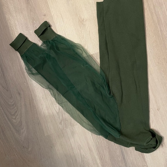 Green turtleneck sweater with tulle sleeves - Picture 4 of 10